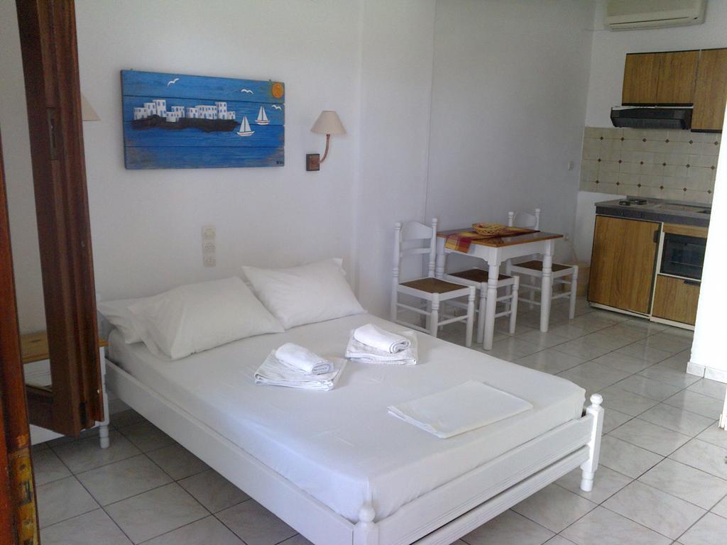 Aeolos Hotel Apartments Gytheio Rum bild