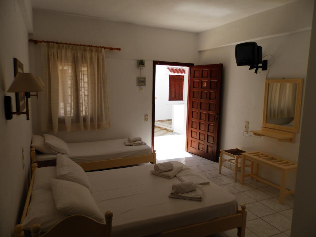 Aeolos Hotel Apartments Gytheio Rum bild